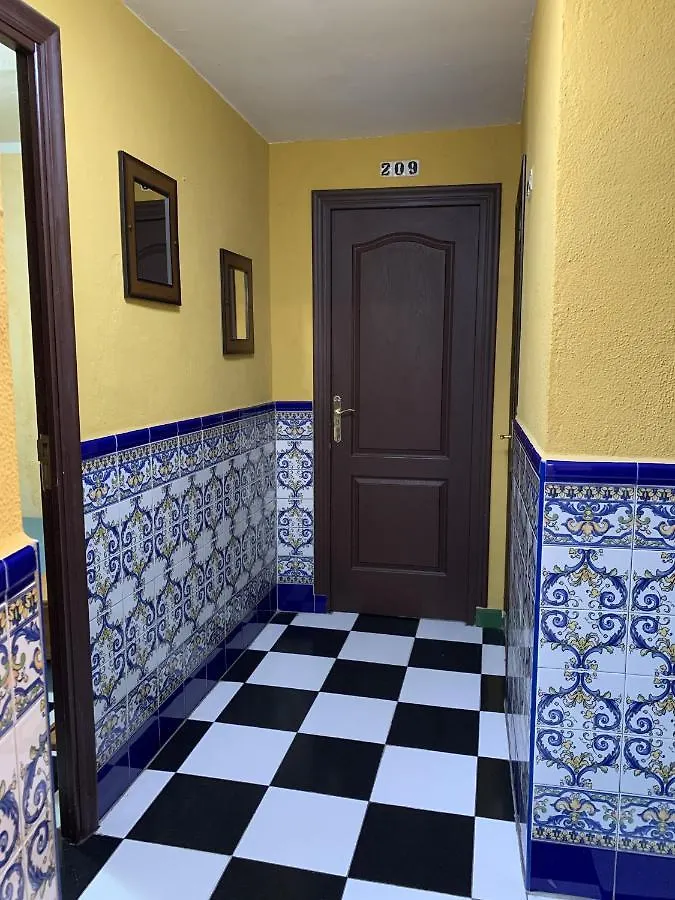 Pension Lisdos Seville Guest house