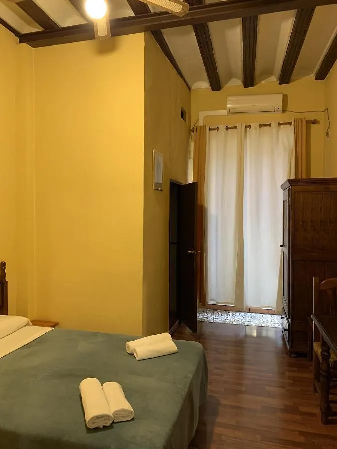 Pension Lisdos Seville Guest house